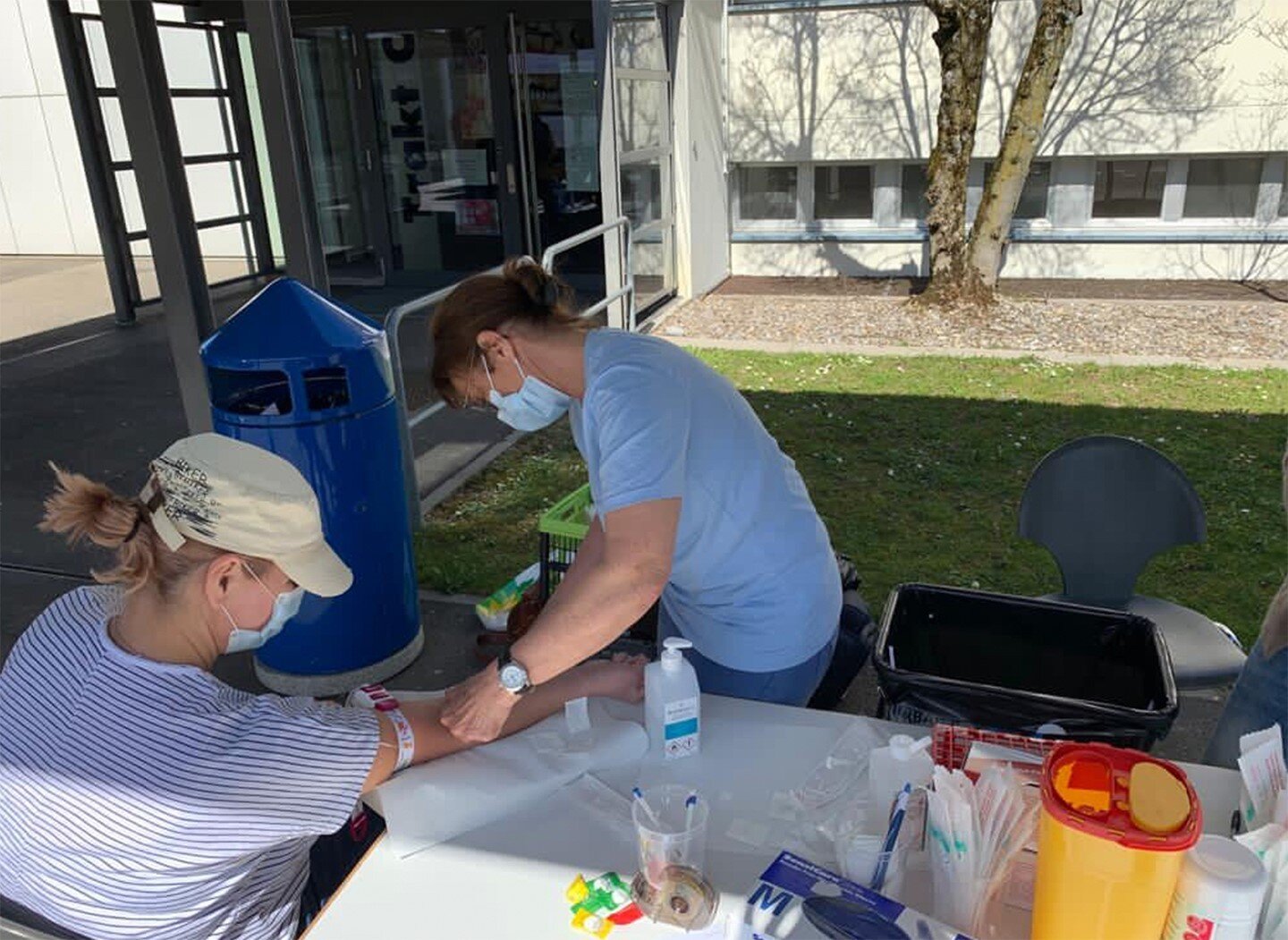 Bei der dritten Testreihe werden nicht nur die Kinder, sondern auch die Lehrer/innen und Eltern getestet.
#ciaocorona #corona #z&uuml;rich #schulen #virus #covid19 #testreihe #welle3 #antik&ouml;rper #antik&ouml;rpertest #machmit