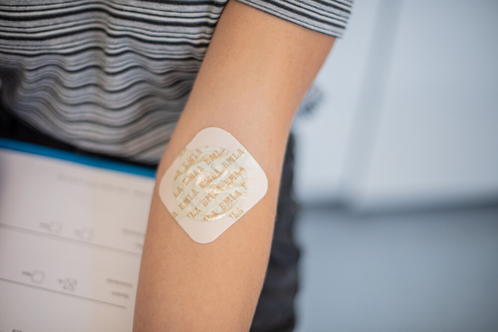 EMLA patches, makes the skin insensitive and relieves pain. Test persons are given the patch 30 minutes before the blood sample is taken